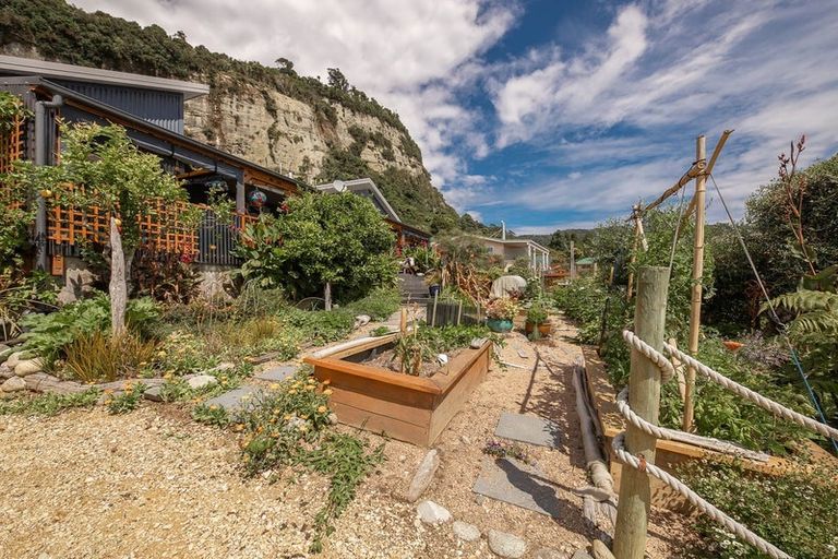 Photo of property in 28 Nikau Heights, Little Wanganui, Karamea, 7893