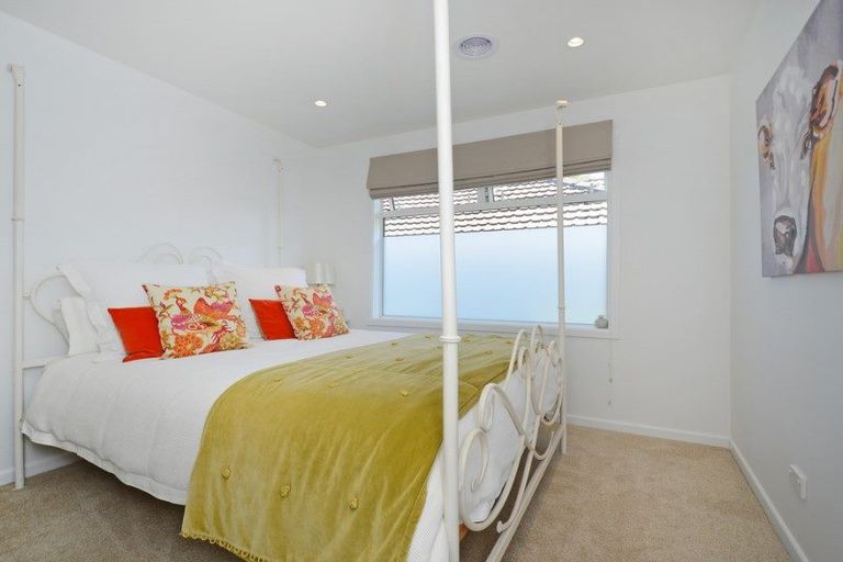 Photo of property in 6 Hinau Street, Eastbourne, Lower Hutt, 5013