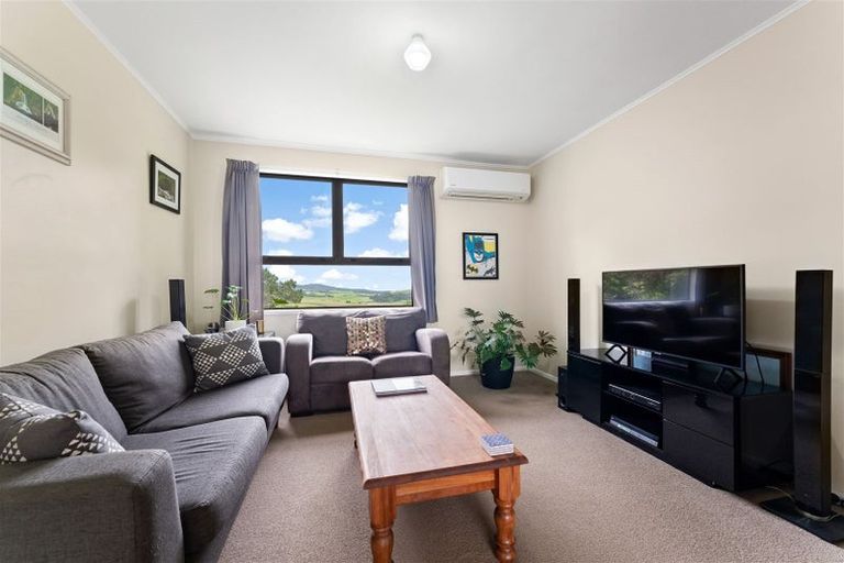 Photo of property in 33 Hamilton Road, Waimauku, 0881