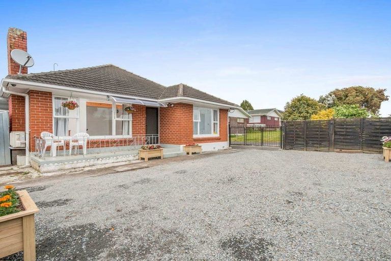 Photo of property in 1/3202 Great North Road, New Lynn, Auckland, 0600