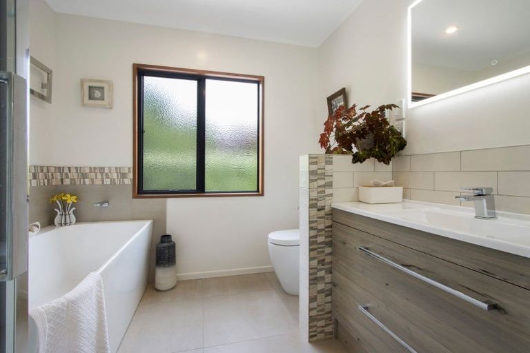 Photo of property in 21 Baigent Place, Tanners Point, Katikati, 3177