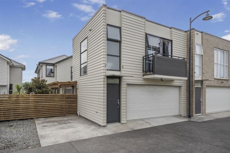 Photo of property in 9 Popokatea Drive, Takanini, 2112