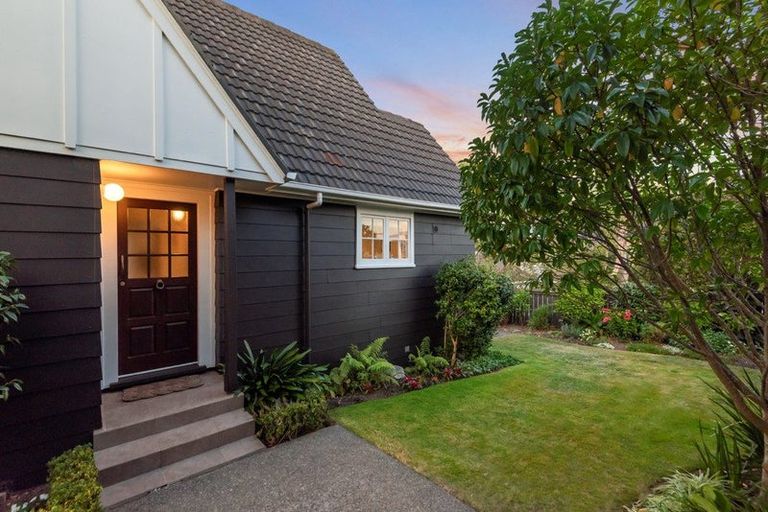 Photo of property in 2/6 Elderwood Lane, Belmont, Auckland, 0622