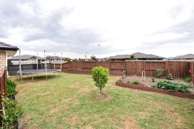 Photo of property in 2 Allgood Place, Rototuna North, Hamilton, 3210