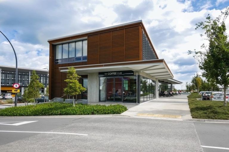 Photo of property in 2 Braeburn Place, Takanini, 2112