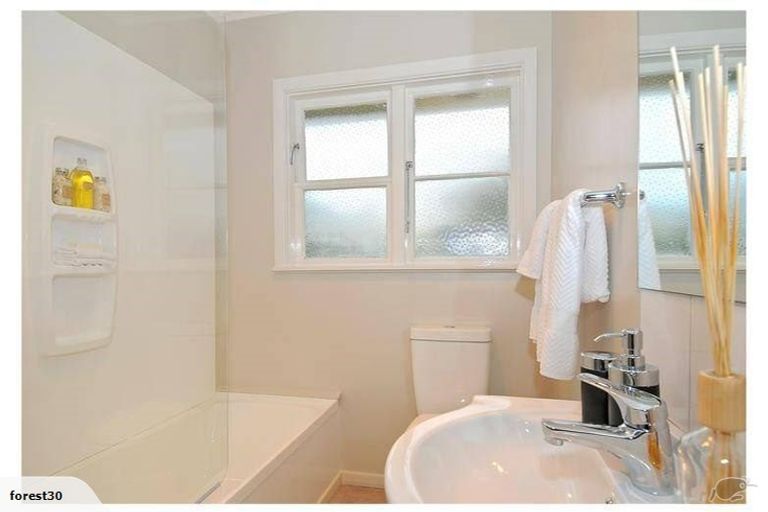 Photo of property in 42a Ebdentown Street, Ebdentown, Upper Hutt, 5018