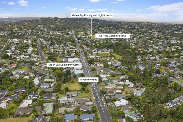 Photo of property in 48 Godley Road, Green Bay, Auckland, 0604
