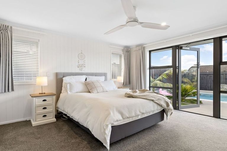 Photo of property in 6 Davey Crescent, Orewa, 0931