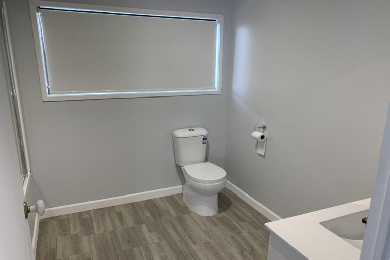 Photo of property in 2/31 Aeronautic Road, Takanini, 2112