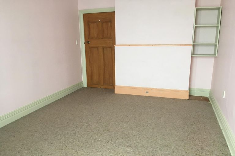 Photo of property in 42 Wharfe Street, South Hill, Oamaru, 9400