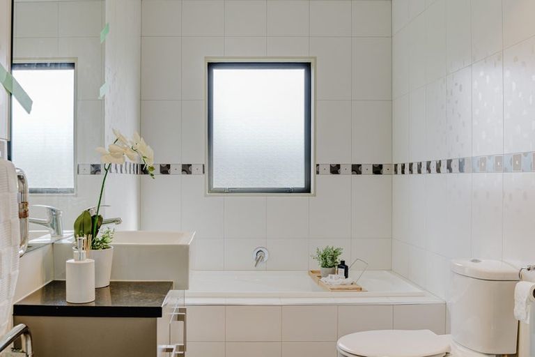 Photo of property in 15 Chadwick Place, Rototuna North, Hamilton, 3210