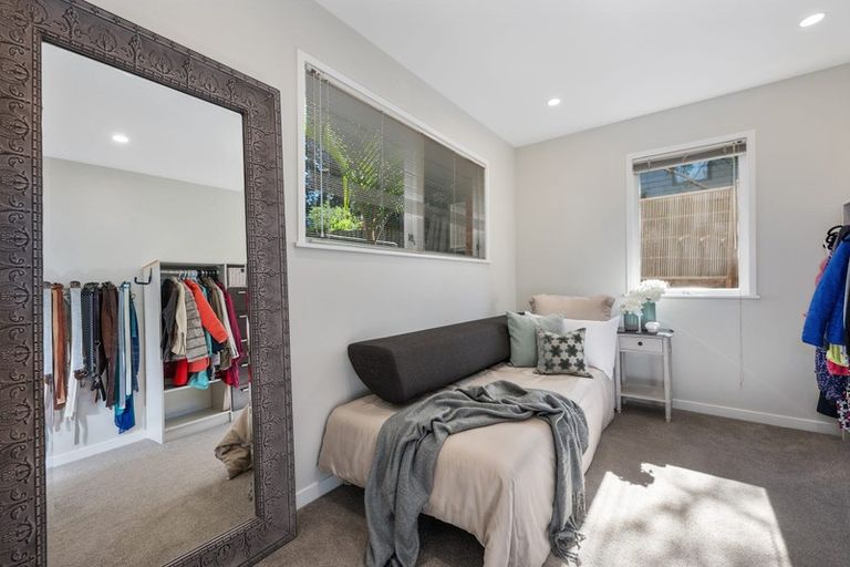 Photo of property in 32 Seaview Avenue, Northcote, Auckland, 0627