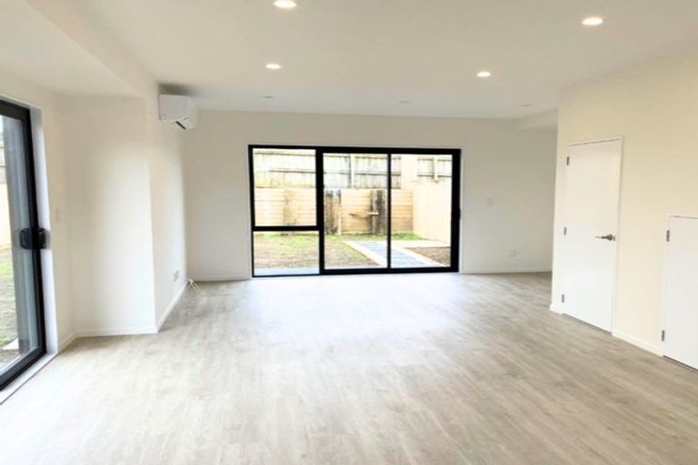 Photo of property in 6a Poruru Close, Papakura, 2110