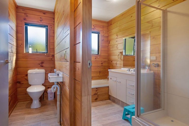 Photo of property in 33 Cable Bay Block Road, Cable Bay, 0420