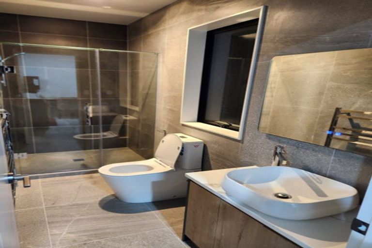 Photo of property in 2a Ballyalton Crescent, Flat Bush, Auckland, 2019