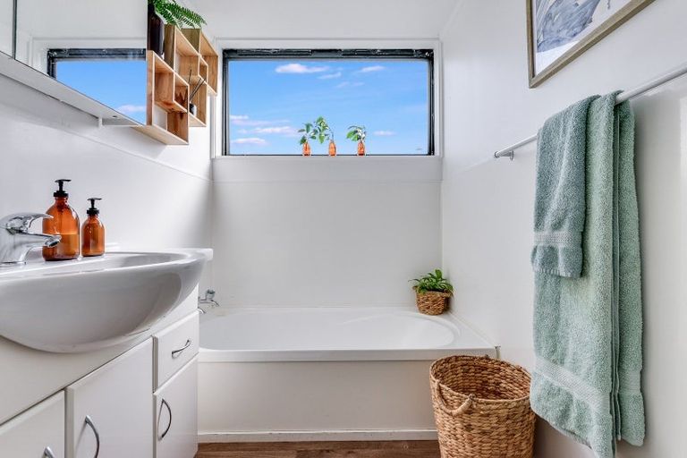 Photo of property in 27g Breckons Avenue, Nawton, Hamilton, 3200