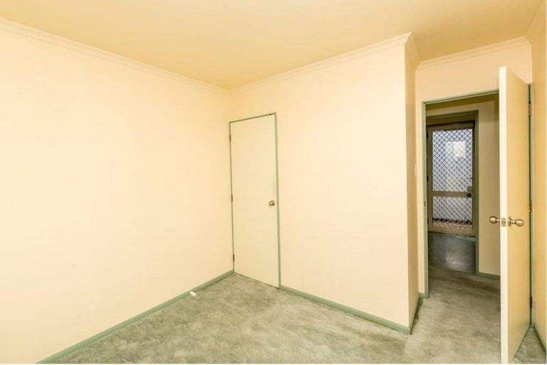 Photo of property in 10 Massey Street, Westown, New Plymouth, 4310