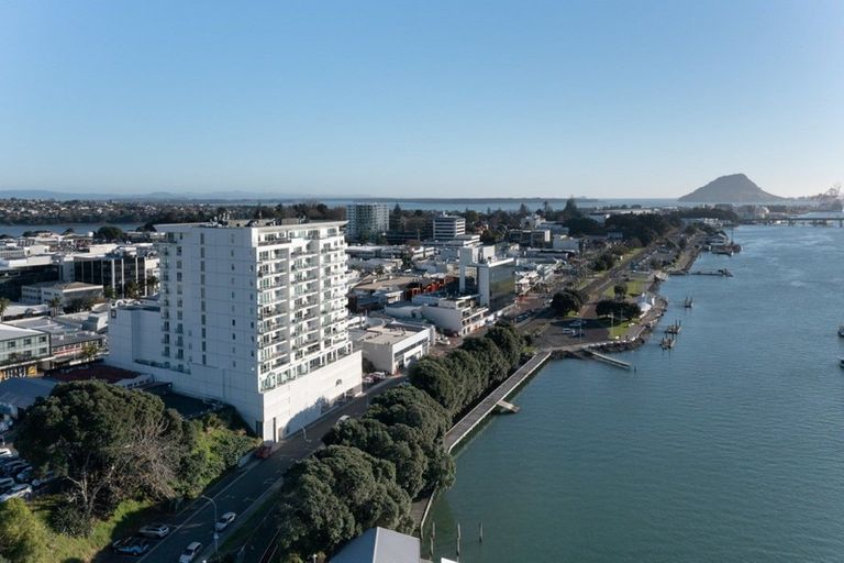 Photo of property in 15/72e Devonport Road, Tauranga, 3110
