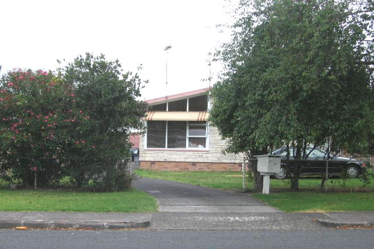 Photo of property in 1/14 Chartwell Avenue, Glenfield, Auckland, 0629