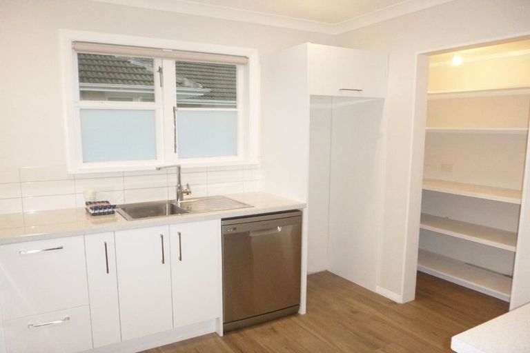 Photo of property in 95 Fraser Crescent, Elderslea, Upper Hutt, 5018