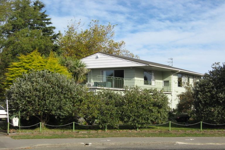 Photo of property in 8 Impala Place, Sockburn, Christchurch, 8042
