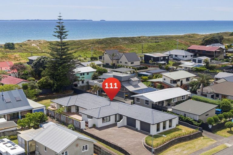 Photo of property in 111 Dickson Road, Papamoa Beach, Papamoa, 3118
