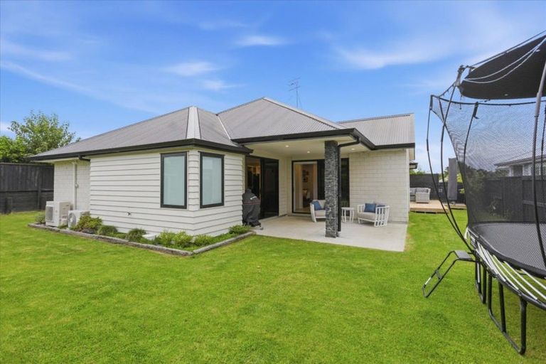 Photo of property in 23 Puhirake Crescent, Pyes Pa, Tauranga, 3112