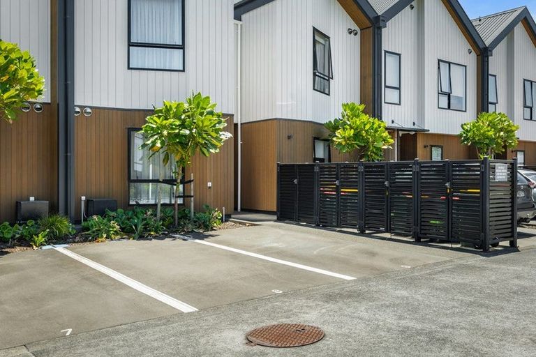 Photo of property in 9/117 Buckley Avenue, Hobsonville, Auckland, 0616