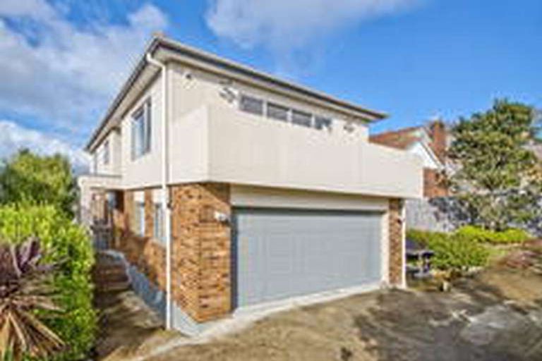 Photo of property in 11b Marlborough Avenue, Glenfield, Auckland, 0629