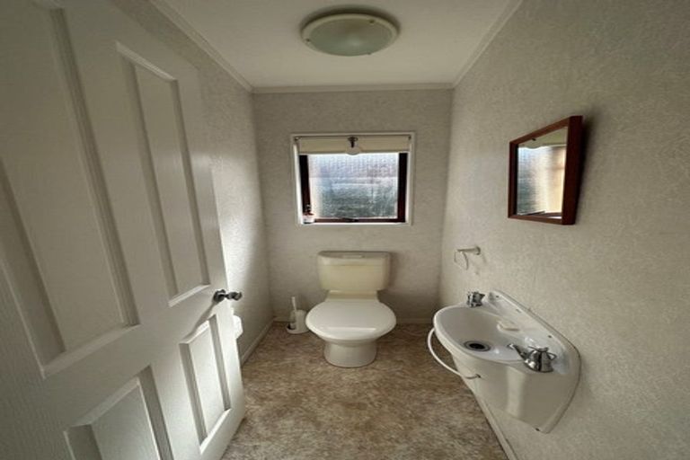 Photo of property in 2 Second Avenue, Avenues, Whangarei, 0110