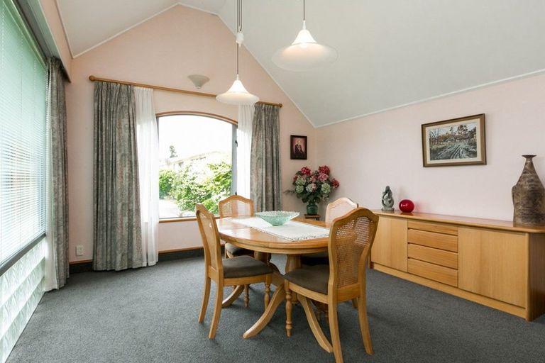 Photo of property in 4a Neeve Place, Taradale, Napier, 4112