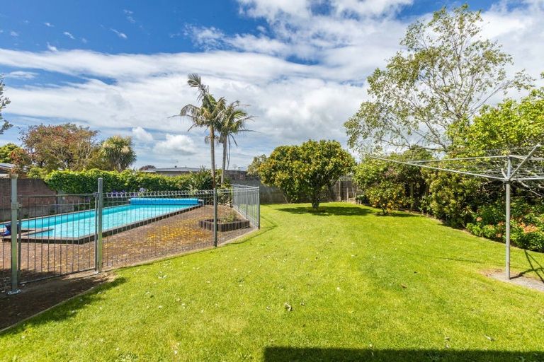 Photo of property in 13 Julian Place, Westown, New Plymouth, 4310