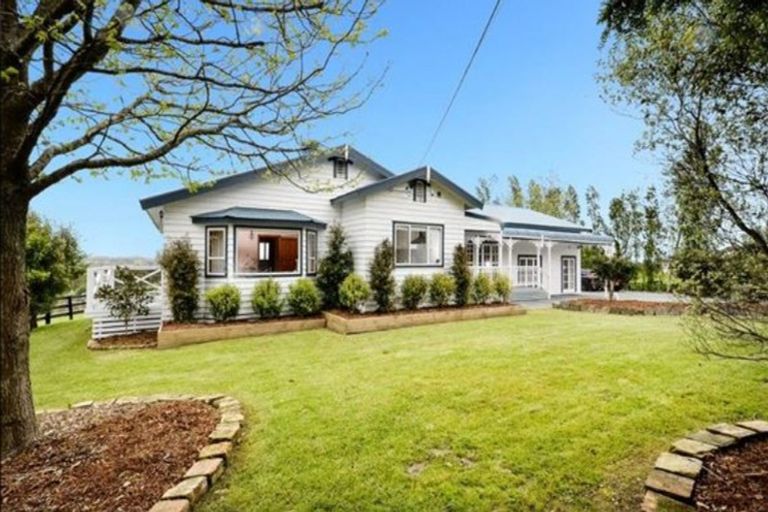 Photo of property in 263 Old North Road, Kumeu, 0892