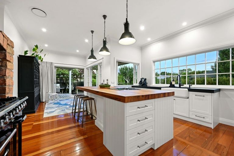 Photo of property in 16 Endeavour Avenue, Flagstaff, Hamilton, 3210