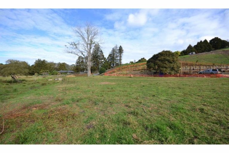 Photo of property in 11 Mandeno Drive, Kerikeri, 0230