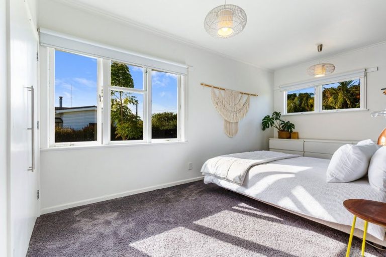 Photo of property in 17 Tainui Street, Torbay, Auckland, 0630