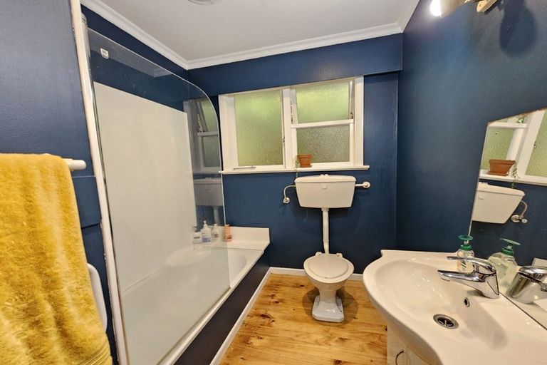 Photo of property in 11 Morrison Grove, Stokes Valley, Lower Hutt, 5019