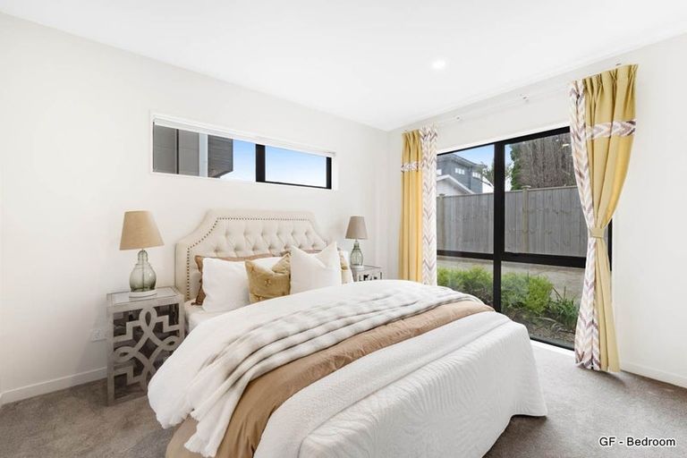 Photo of property in 844c East Coast Road, Oteha, Auckland, 0630
