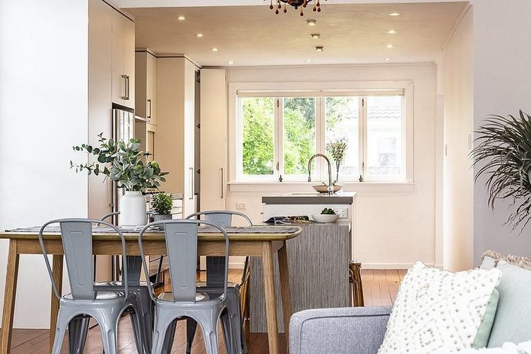 Photo of property in 20 Ropiha Street, Fitzroy, New Plymouth, 4312