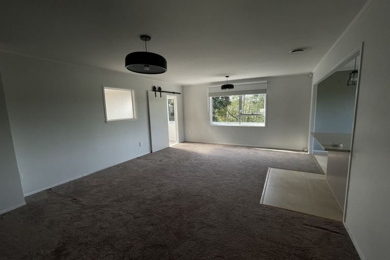 Photo of property in 16 West Glade Crescent, Birkenhead, Auckland, 0626