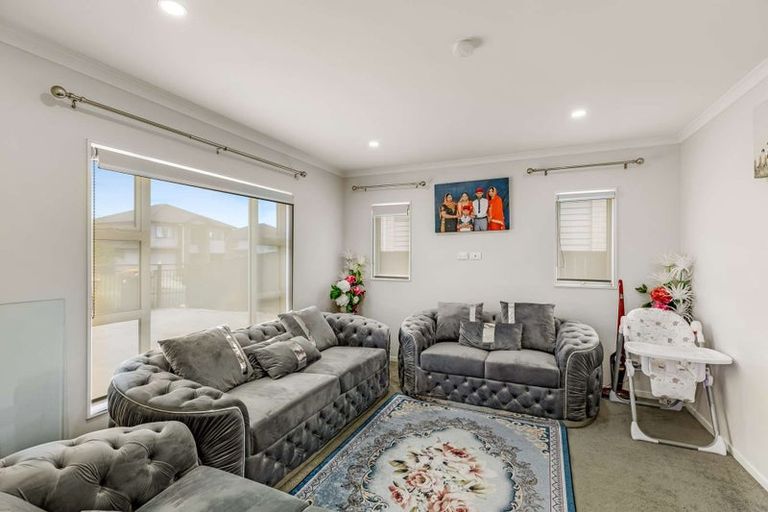 Photo of property in 22 Te Aramanu Crescent, Papakura, 2110