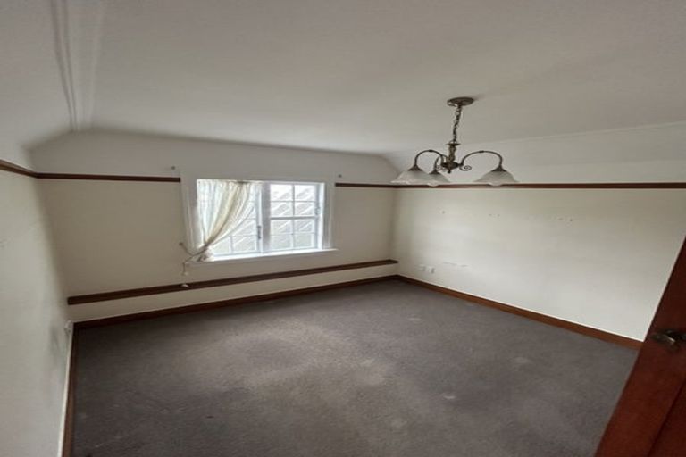 Photo of property in 227 The Parade, Island Bay, Wellington, 6023