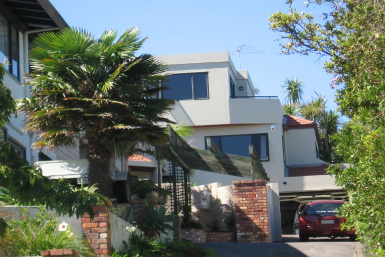 Photo of property in 2/529 Beach Road, Murrays Bay, Auckland, 0630