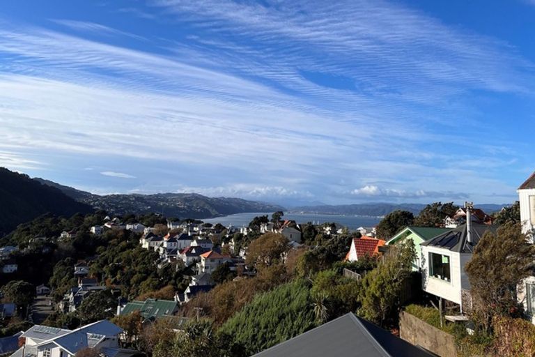 Photo of property in 5 Saint Michaels Crescent, Kelburn, Wellington, 6012