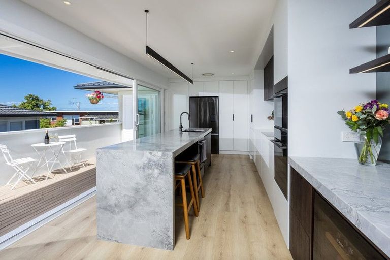 Photo of property in 13 Hume Drive, Hillcrest, Auckland, 0627