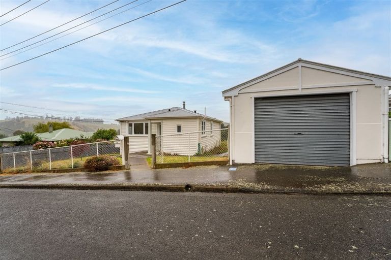 Photo of property in 13 Solway Street, Holmes Hill, Oamaru, 9401