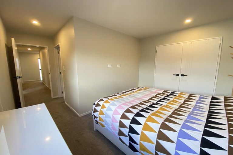 Photo of property in 13a Yule Place, Massey, Auckland, 0614