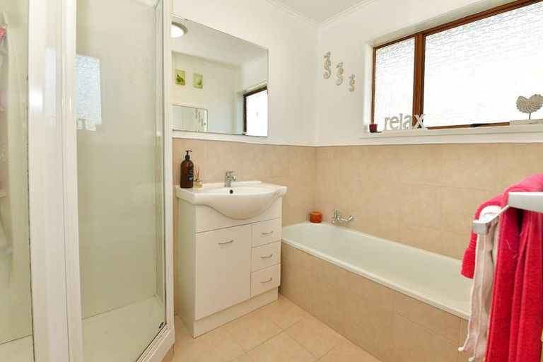 Photo of property in 2/92 Florence Avenue, Orewa, 0931