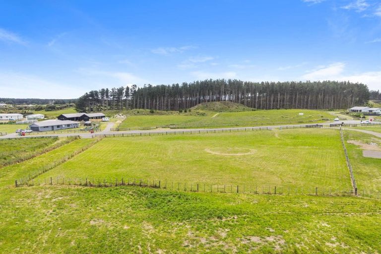 Photo of property in 38 Mowhia Grove, Waitarere, Levin, 5510