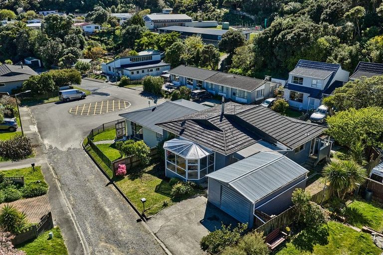Photo of property in 19 Yarrow Place, Papakowhai, Porirua, 5024